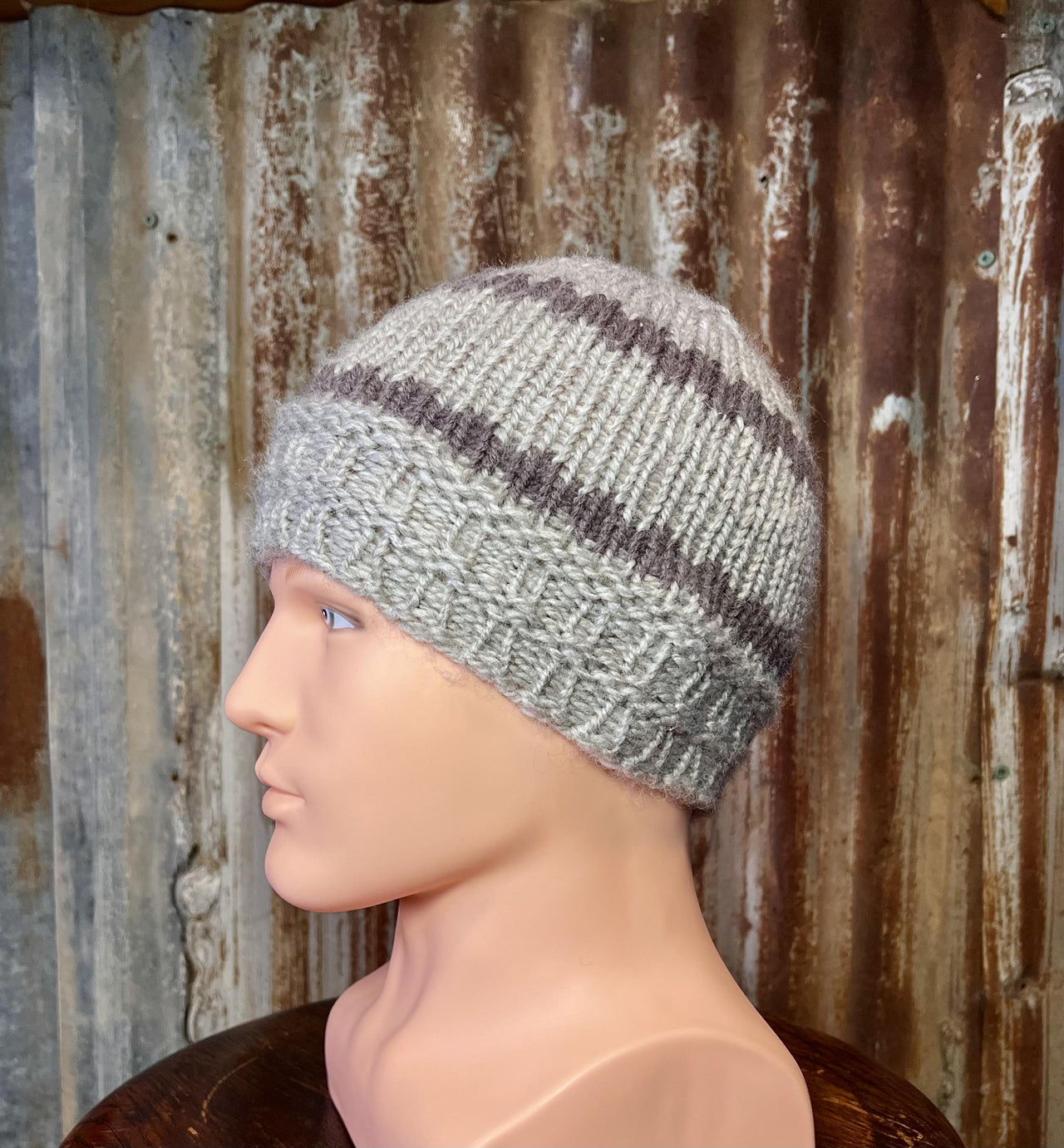 Coffee Shop Cap -- a loom knit pattern