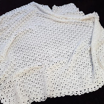 CROCHET Baby Blanket / Afghan - Easy Lace