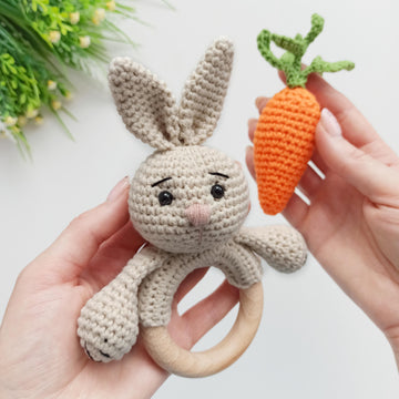 Crocht bunny baby rattle amigurrumi pattern