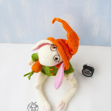 Beads jointed White Rabbit