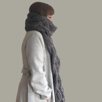 Intertwining cable scarf