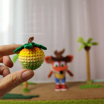 Crash Bandicoot– Digital Amigurumi Pattern for Character & Fruit Bonus - English (US crochet terms)
