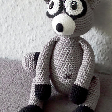 Crochet pattern Patrick the raccoon