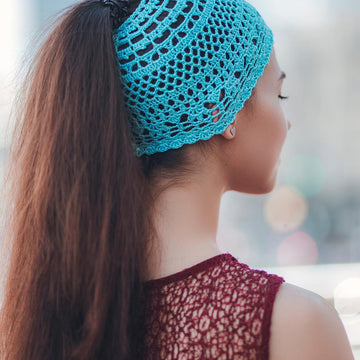 Retro Story messy bun