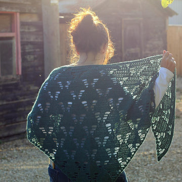 Under the tree shawl