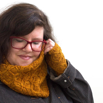 Beeswax Mitts
