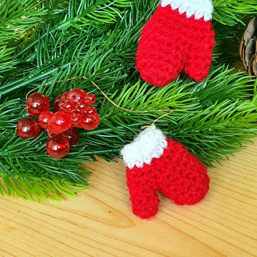 Mini Christmas mittens tree ornament