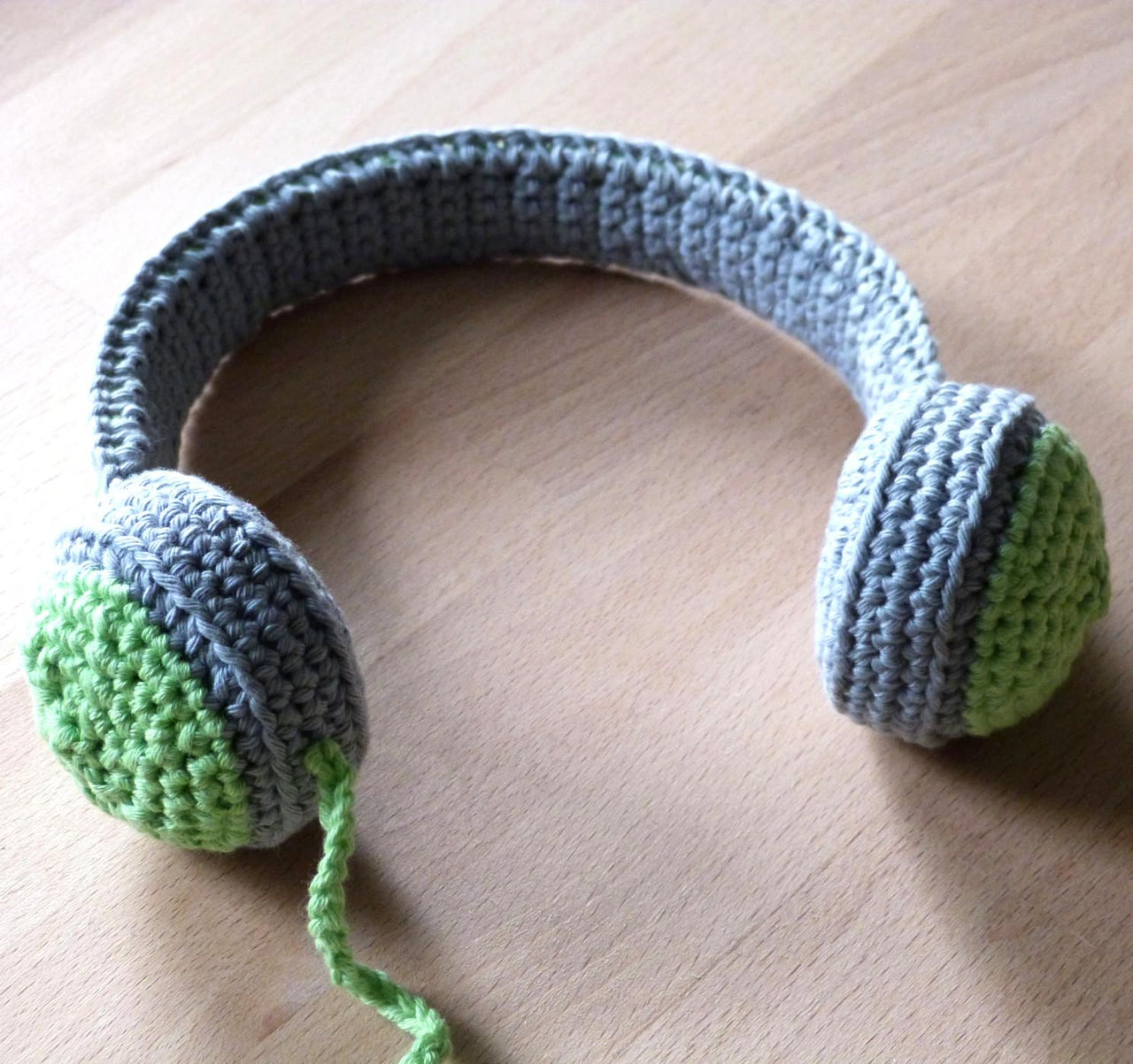 Ear phones