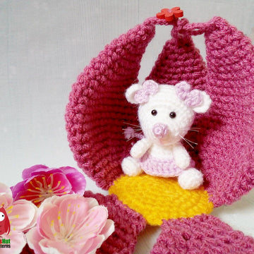 230 Little Mouse with a Flower House