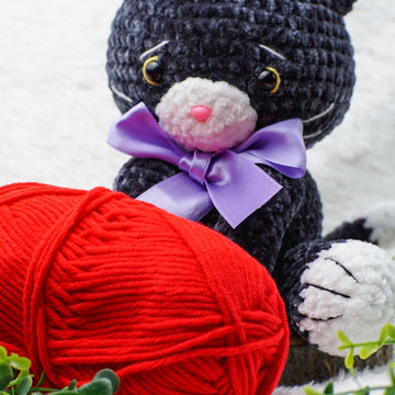 Fluffy cat amigurumi crochet doll pattern