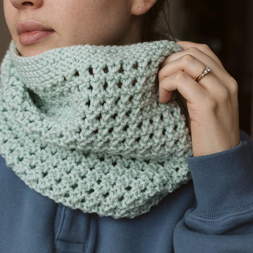 Eyelet Rows Cowl