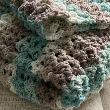 Simple Squishy Crochet Bulky Throw Blanket