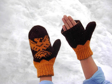 Rising Eagle Mó:qw Double Knit Mittens