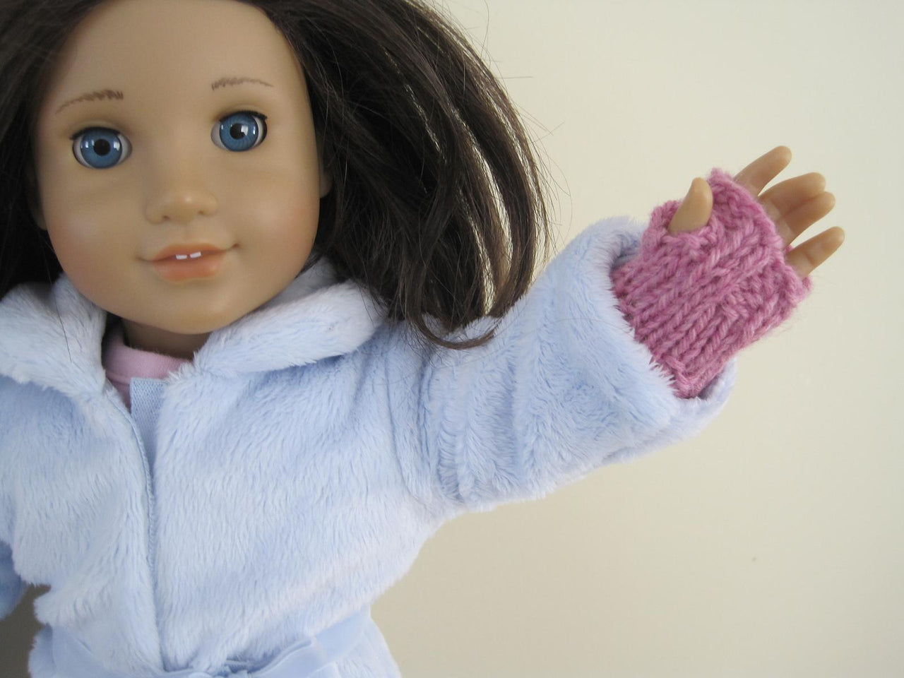 Super-Easy Doll Handwarmers