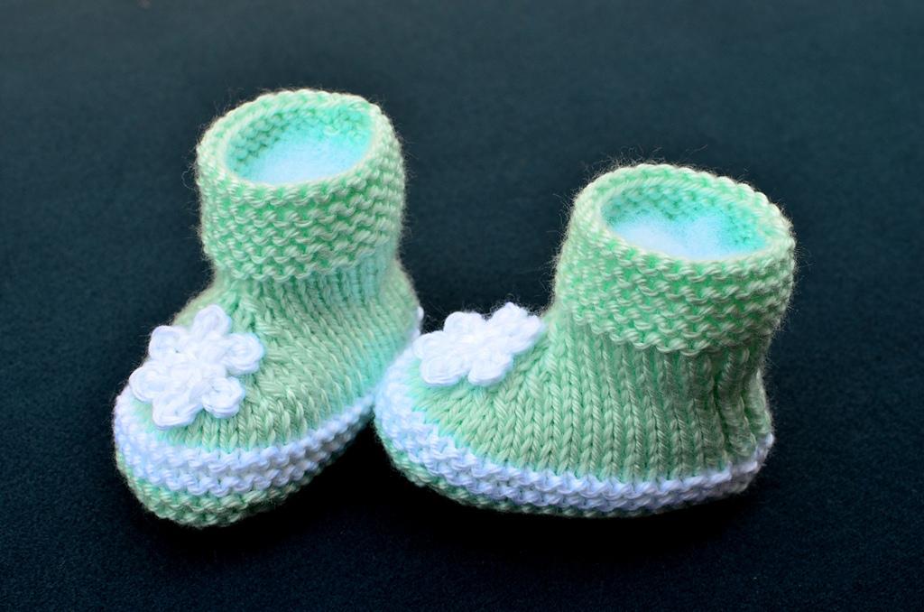 Two Colors Simple Baby Booties