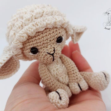 Small Lamb Amigurumi pattern