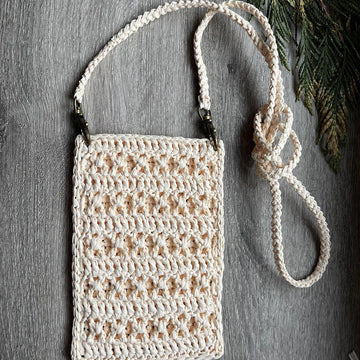 Crossbody phone raffia bag
