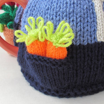 Gardener tea cosy