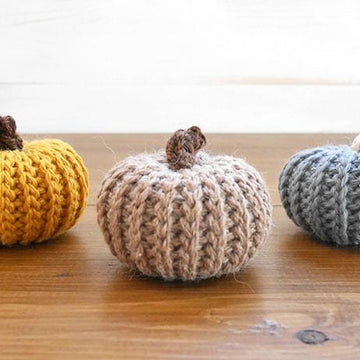 Adorable crochet pumpkins that look knit