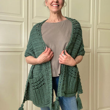 Easy Crochet Pocket Shawl Pattern: Easy Pleases-Me Pocket Shawl