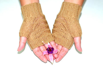 Pioneer Lace Fingerless Mitts