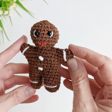 Gingerbread Man NO SEW crochet pattern