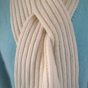 Ribbed Keyhole Scarf