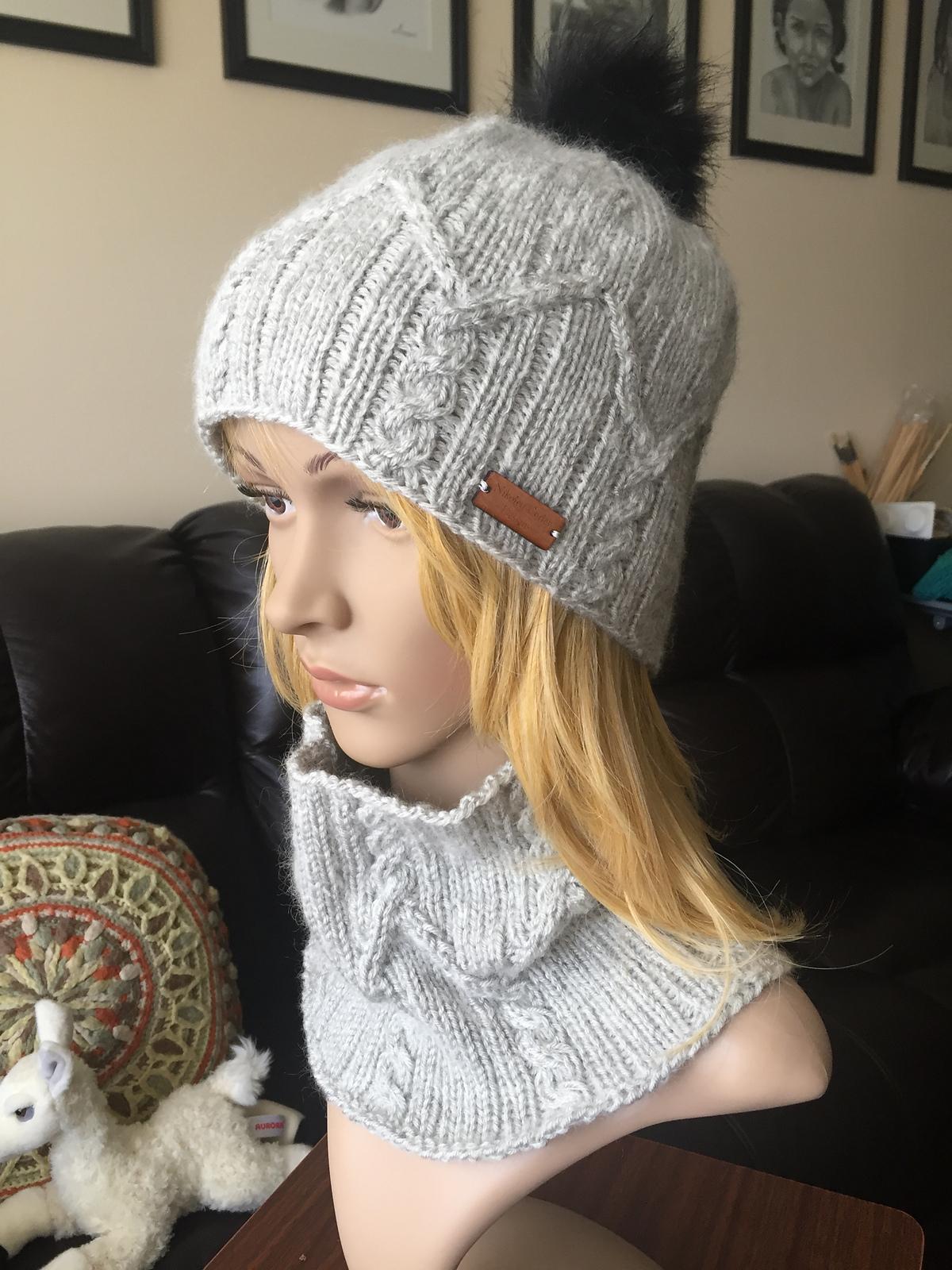 Titanilla Hat and Cowl