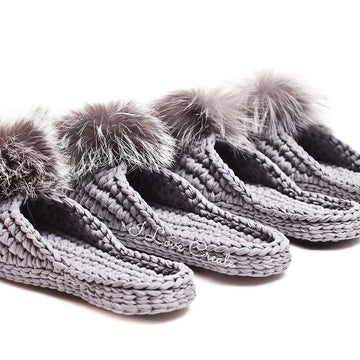 Pom pom slippers