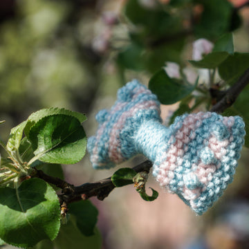 Bobble Bow in Paintbox Yarns Simply DK