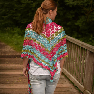 Triangular shawl "Bahamas"