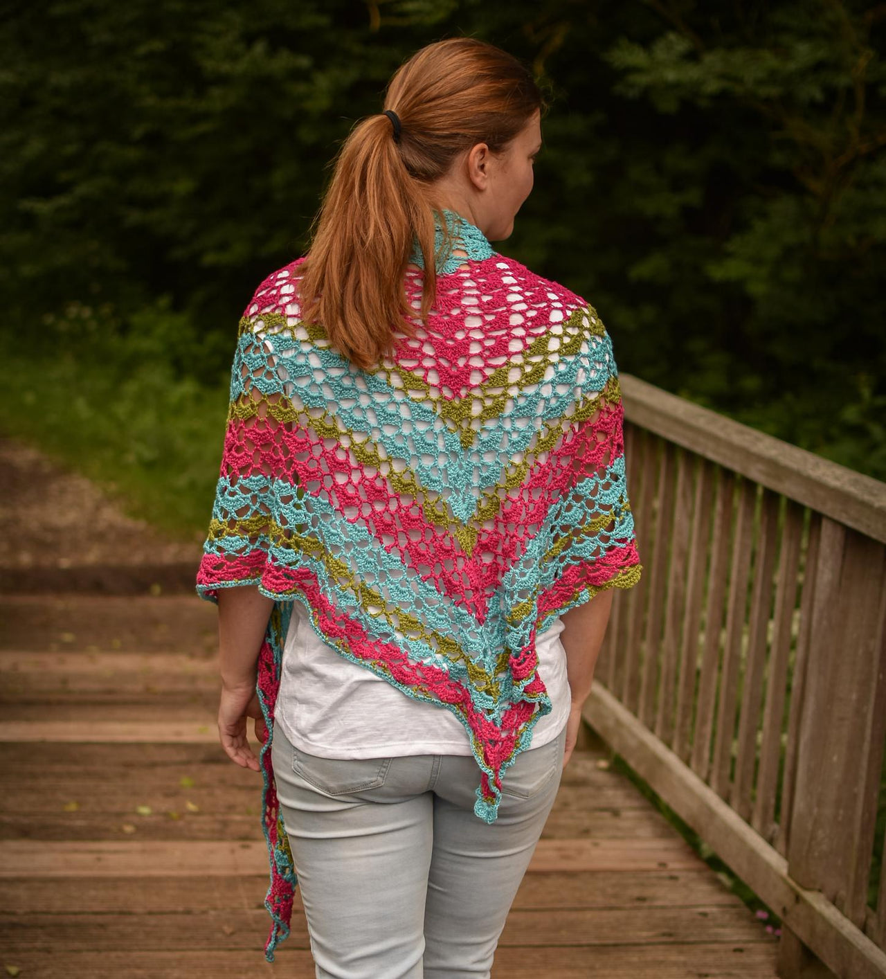 Triangular shawl "Bahamas"