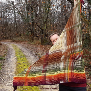 Hiedra Triangle Wrap