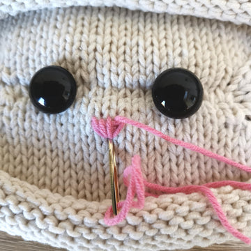 Eyeglass holder cat oval basket