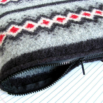 Diamond Back Laptop Sleeve (felted)