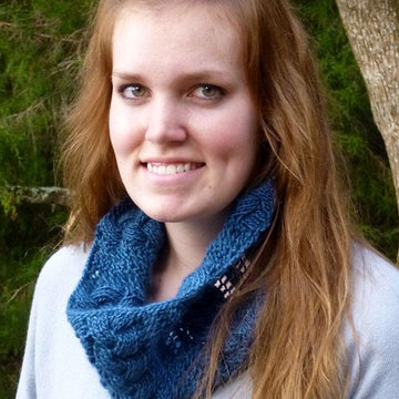Reversible Cabled Cowl in Two Sizes #701