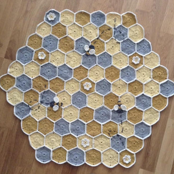 Bee my baby blanket