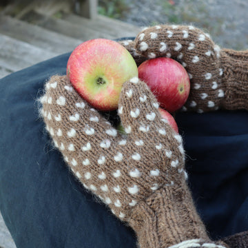 Laura Person thrummed mittens