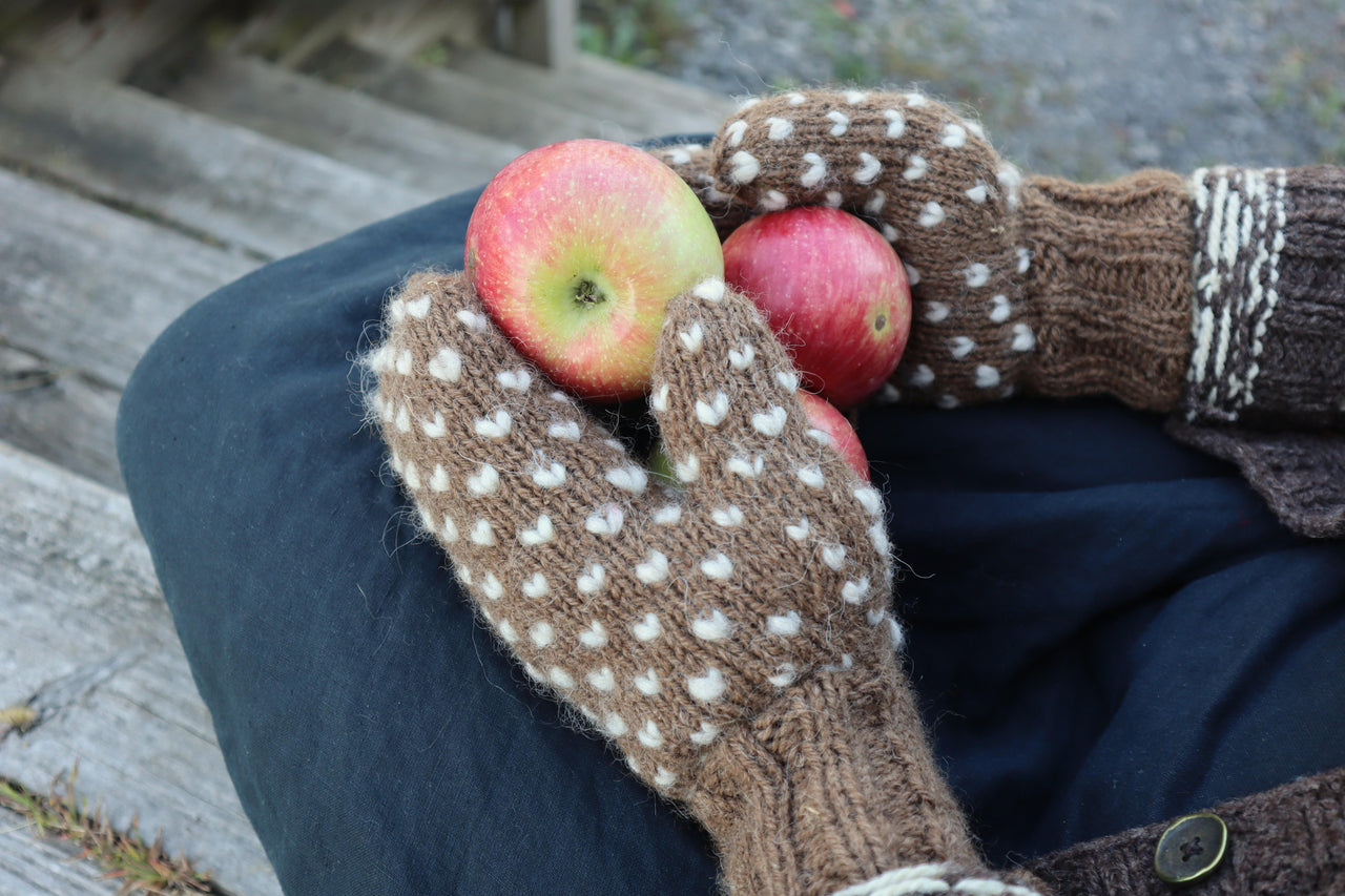 Laura Person thrummed mittens