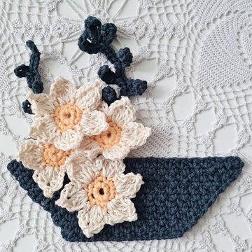 Flower Kissed Vases Appliques