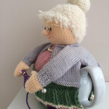 Knitting Nana tea cosy