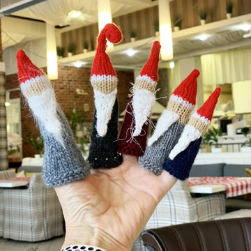 5 Santas