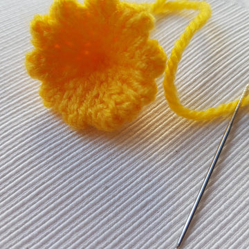 Knitted Daffodil Picture