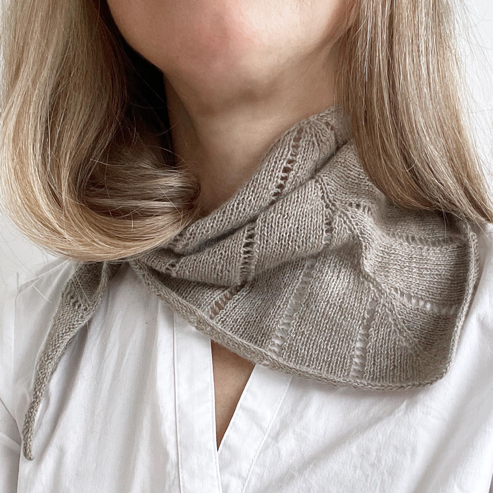 Simple Lace Shawl / Bandana