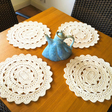Oval placemat by HueLaVive