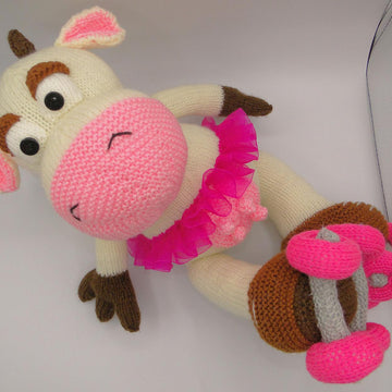 Amelie the roller skating cow