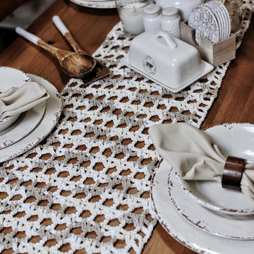 The Lichen Table Runner