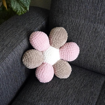 Amigurumi Häkelanleitung für das Blumenkissen