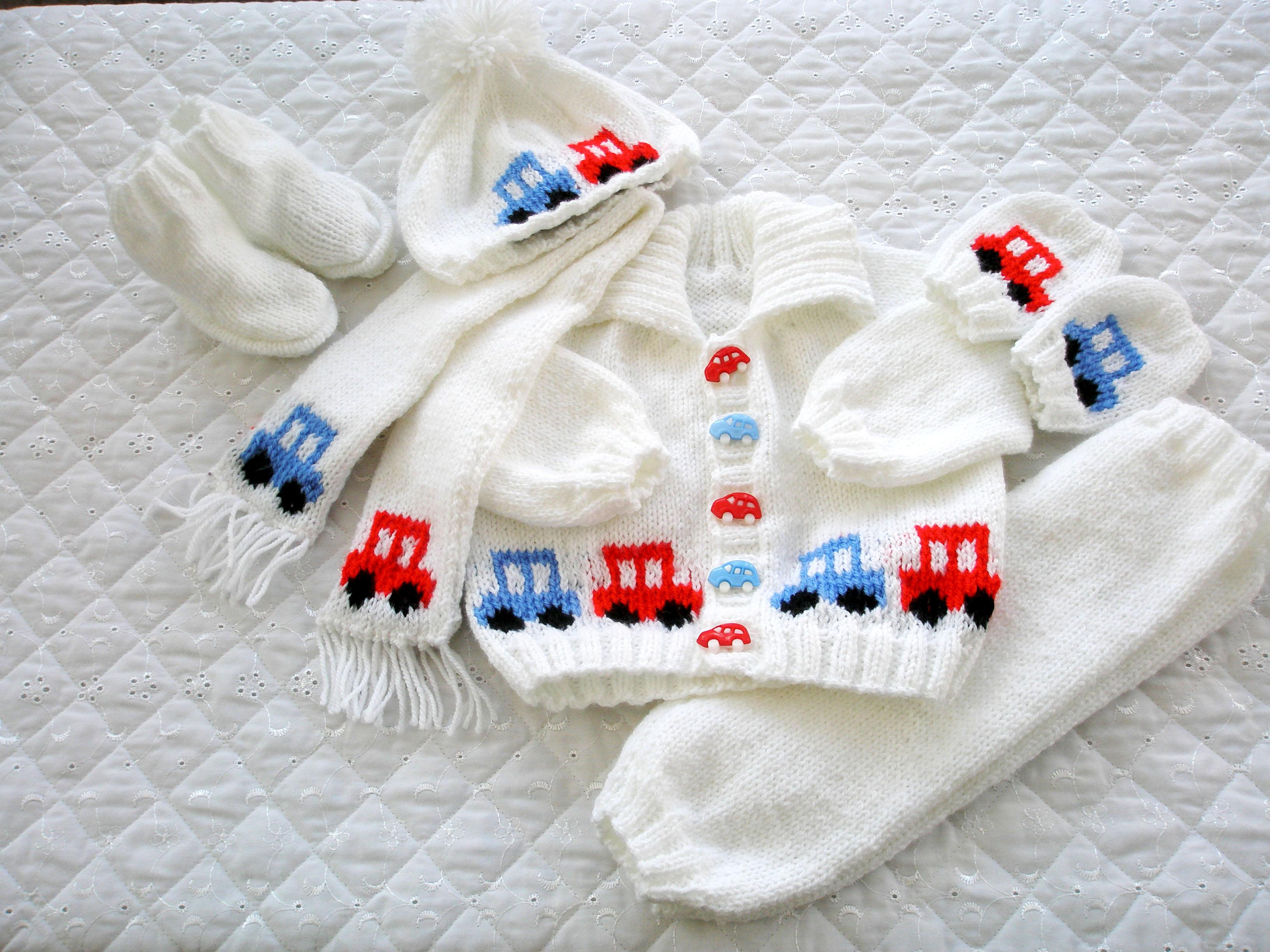 Knitting pattern Baby Boy Train motif 0-6 Months