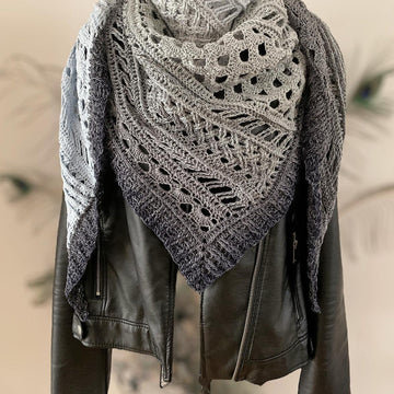 Triangular Scarf "Endeis"